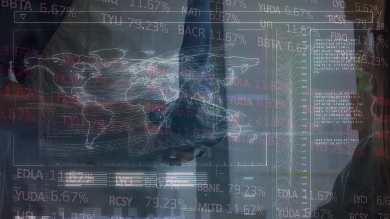 스마트폰으로 지불하는 다양한 사람들의 금융 데이터 처리 및 세계 지도의 애니메이션