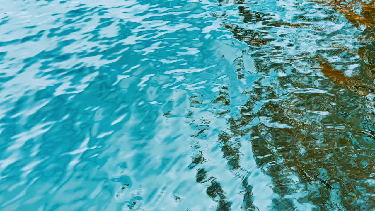 Superficie dell'acqua increspata
