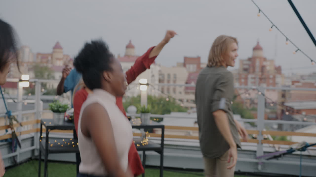 친구들과 함께 옥상 파티