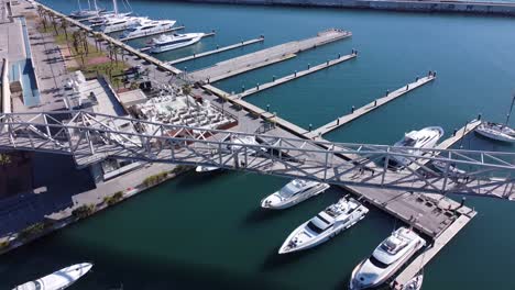 metraje filmado en barcelona para puente en puerto del foro con dji mini 2 en 4k