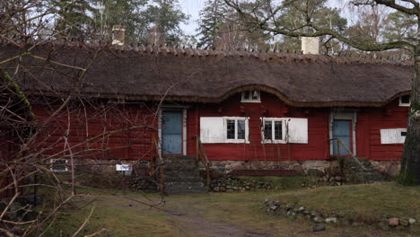 Frente-Al-Museo-Al-Aire-Libre-Hallandsgården-En-Galgberget-En-El-Centro-De-Halmstad