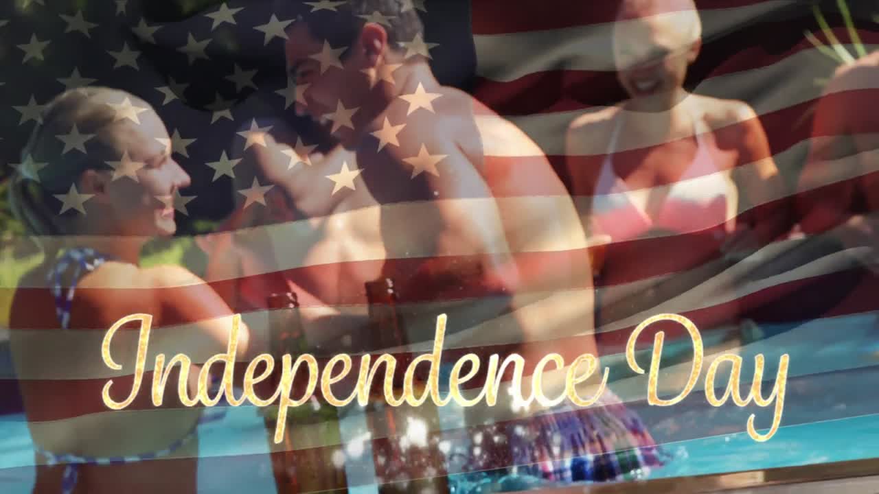 amigos en una piscina y la bandera estadounidense con un texto del día de la independencia para el 4 de julio.