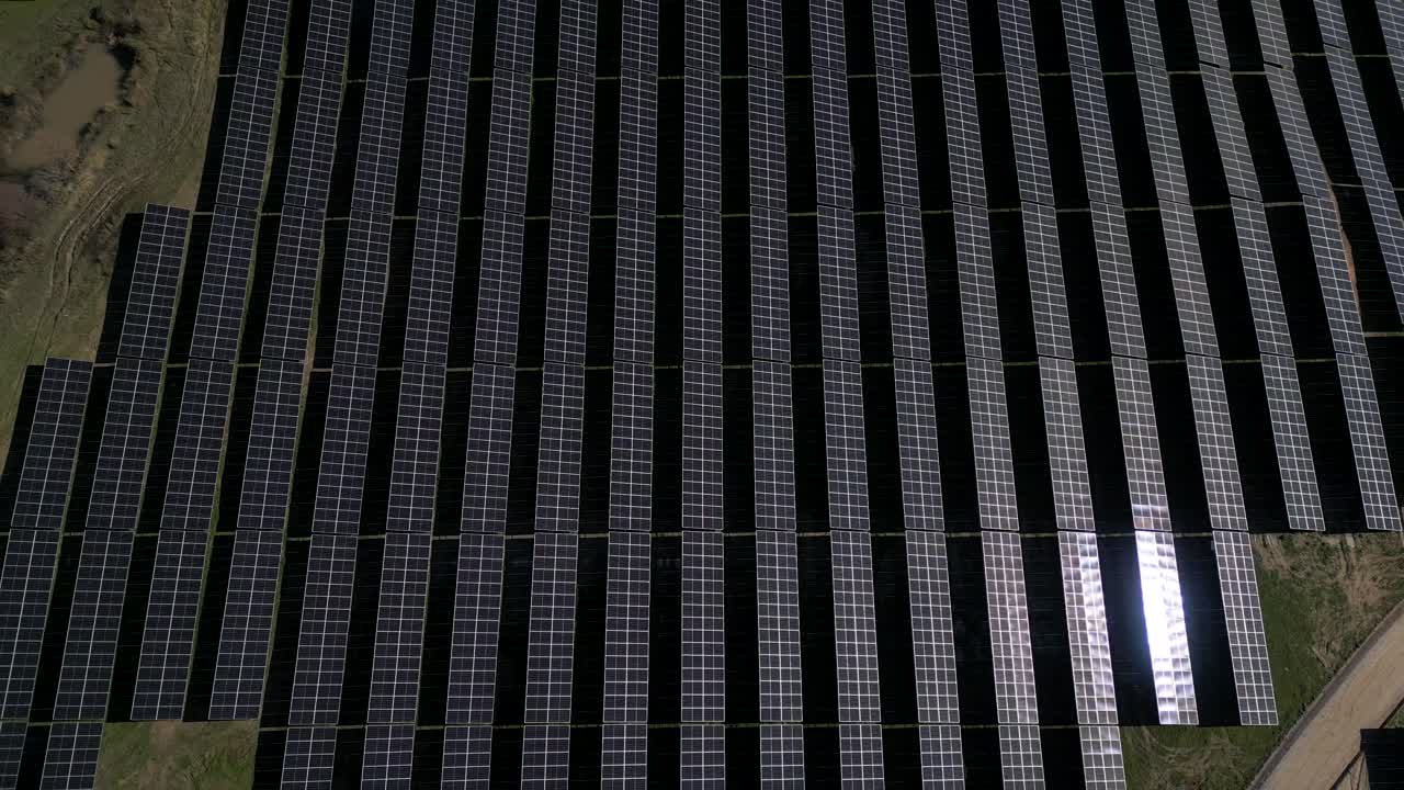 diseño de paneles solares simétricos en el corazón de portugal