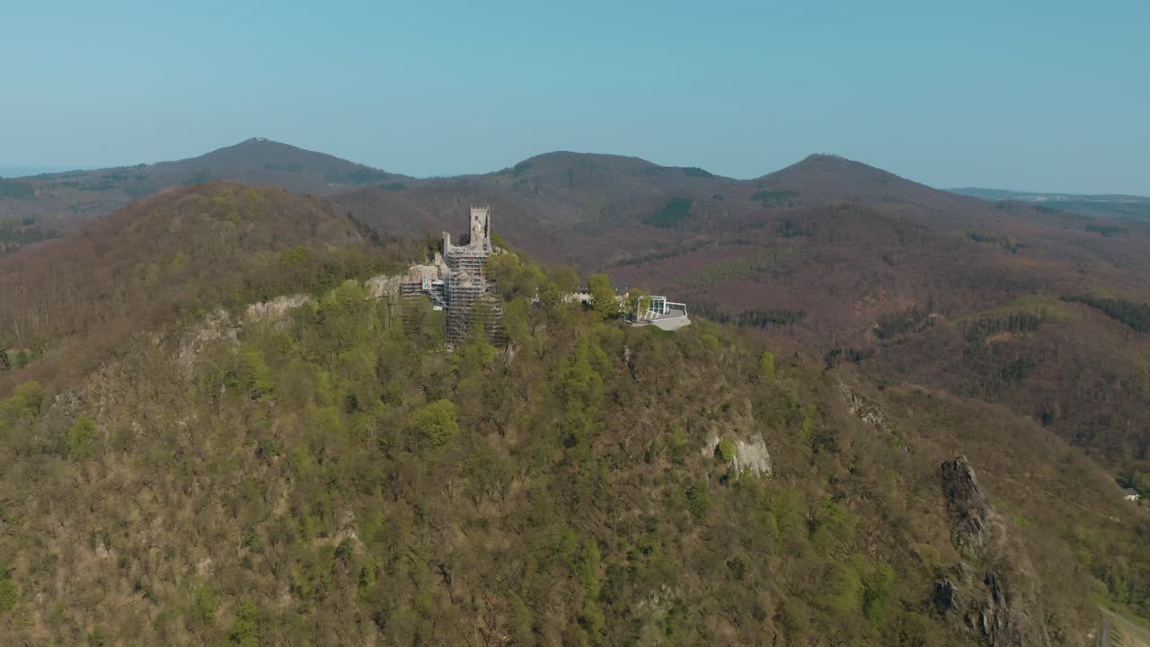 drone - toma aérea de drachenfels siebengebirge cerca de bonn - königswinter 30p