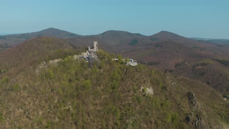 德國波恩附近的drachenfels siebengebirge的無人機空中拍攝 - - königswinter 30p