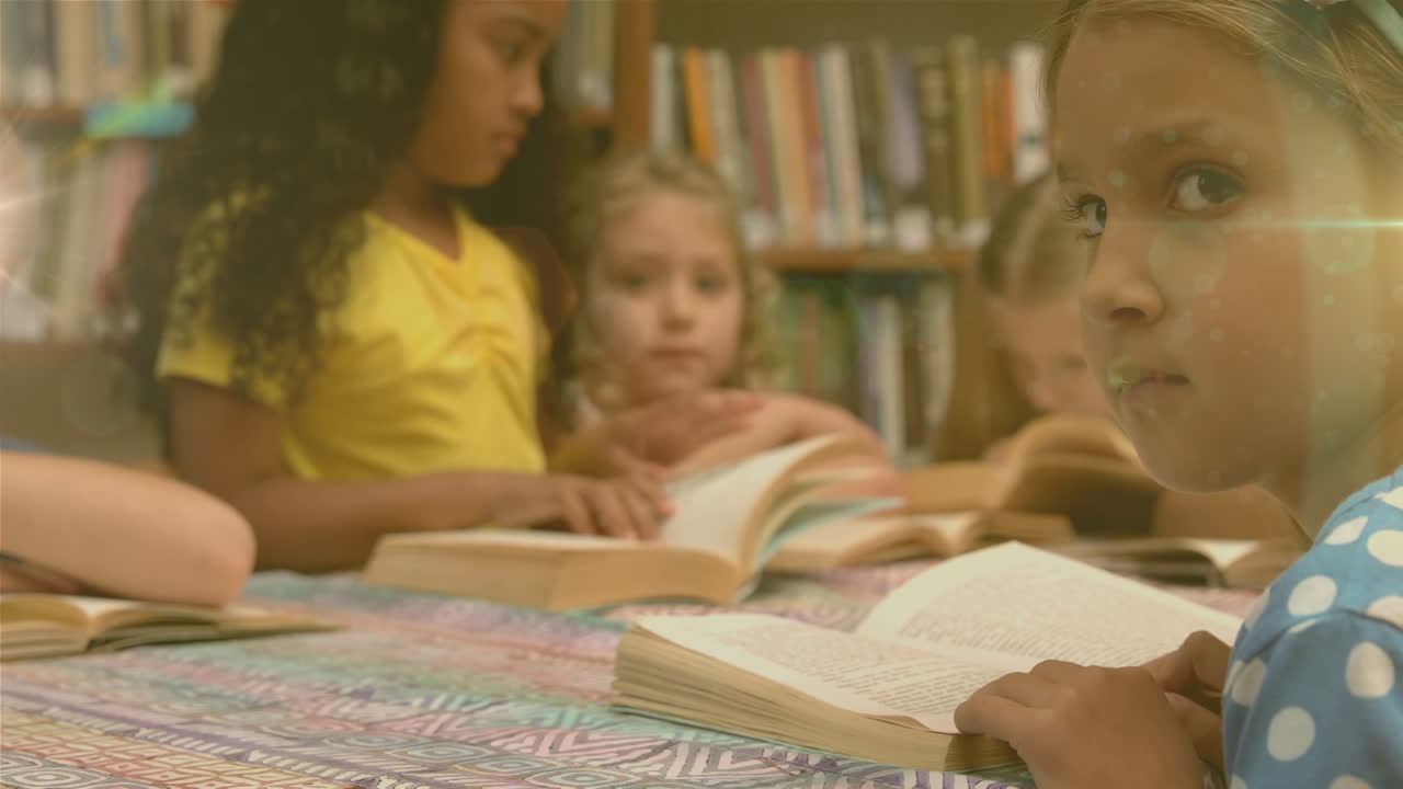 Animación de puntos de luz sobre escolares diversos leyendo libros en una biblioteca
