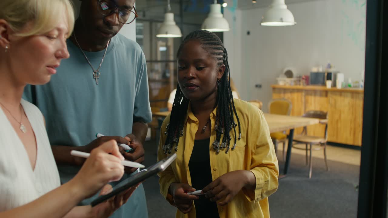 Team Collaboration in Modern Office