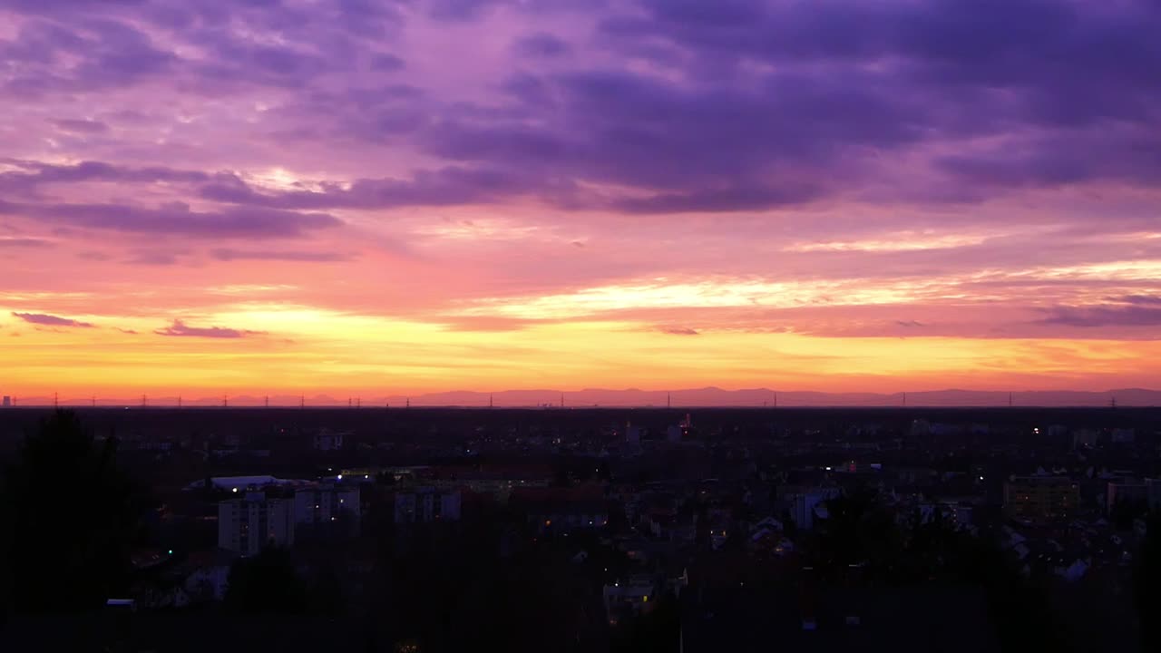 timelapse di un cielo colorato