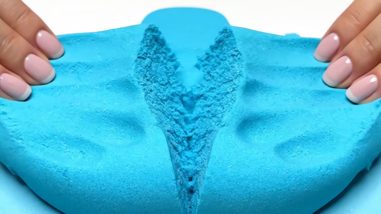 Cutting Kinetic Sand