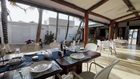 Table-set-breakfast-colonial-beach-house-caribbean-style,-vacation-concept