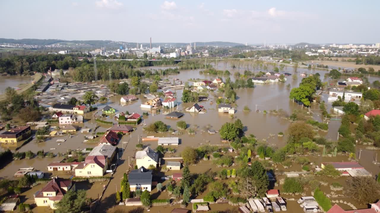 Heavy flooding in Ostrava’s suburban areas, homes submerged by rising floodwaters