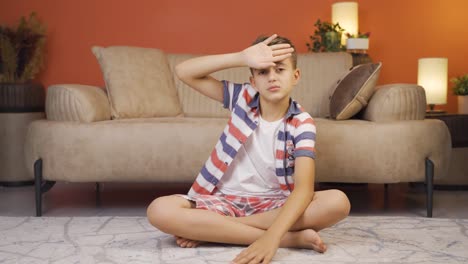 niño enfermo con fiebre alta