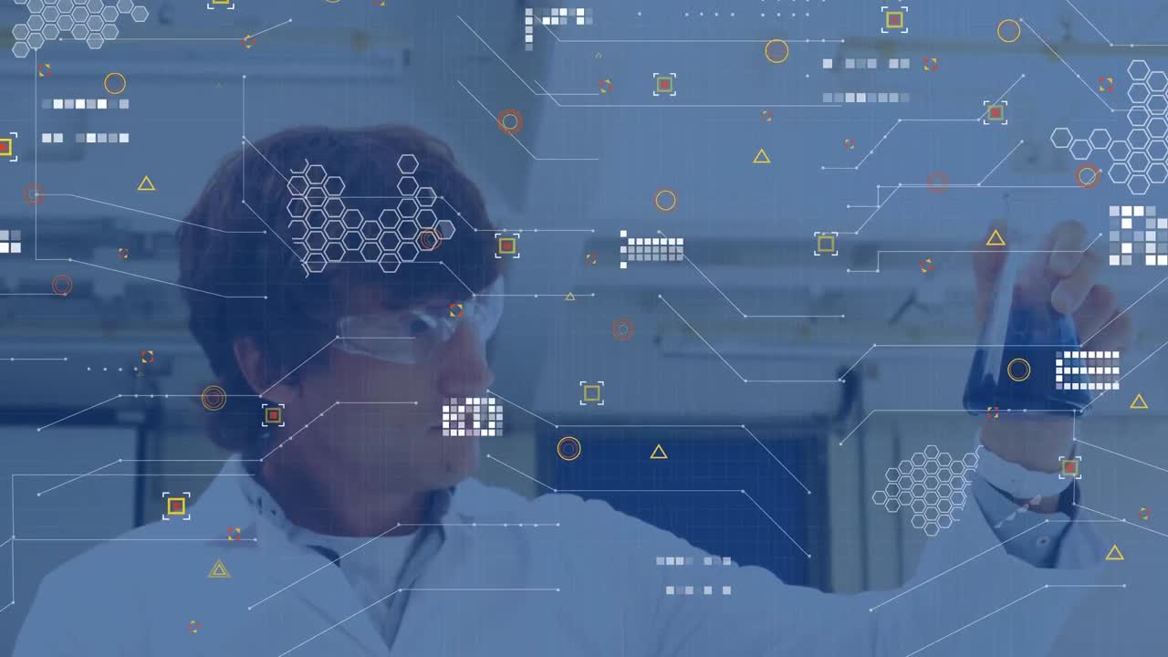 animación de procesamiento de datos sobre científico caucásico que sostiene un tubo de ensayo en el laboratorio