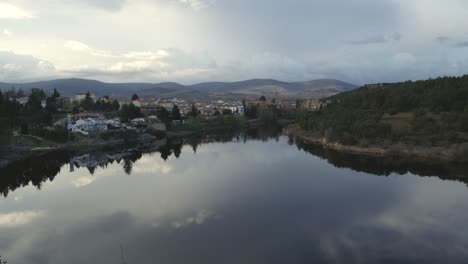 A-wide-view-of-the-Buitrago-del-Lozoya,-Spain