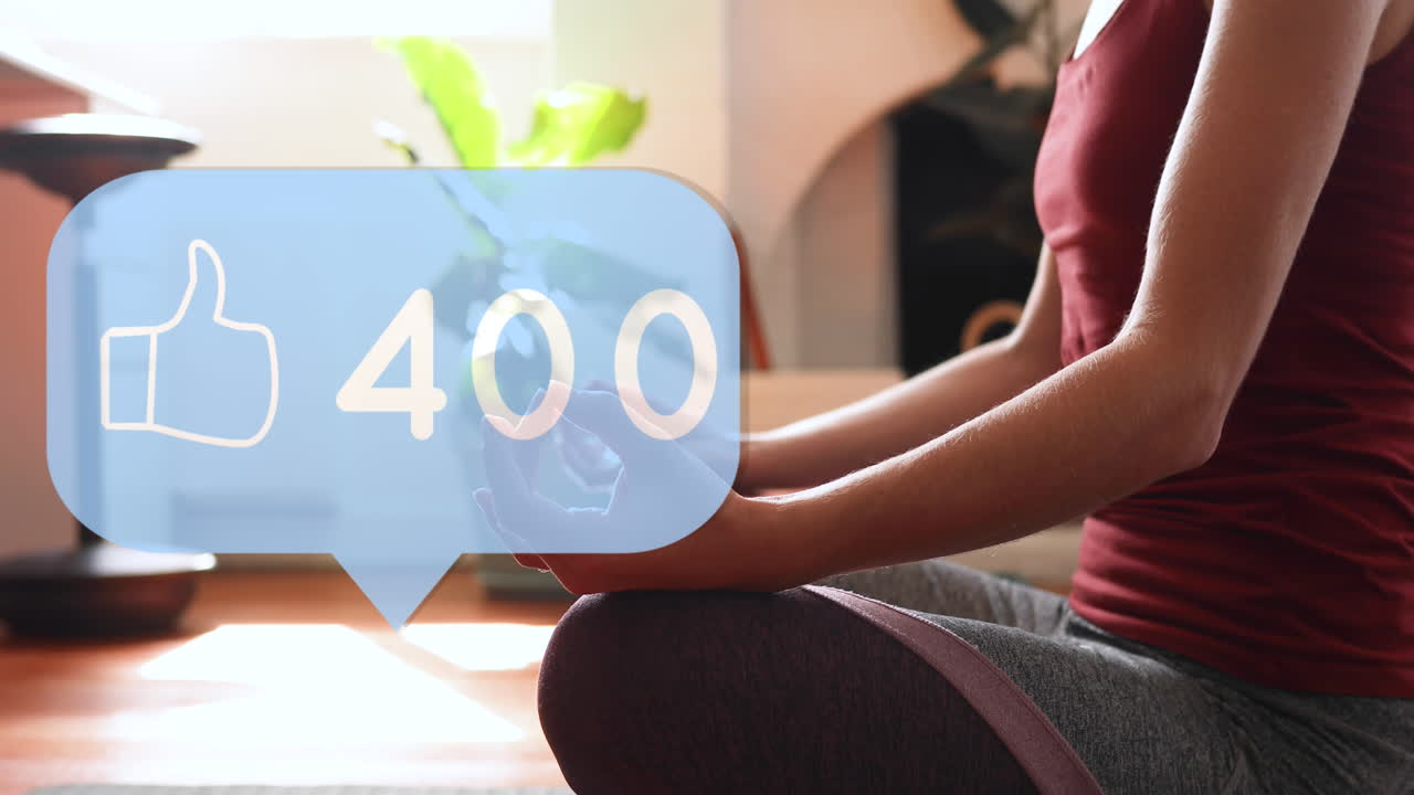 animación de un icono de los medios sobre una mujer caucásica meditando