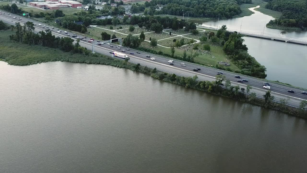 켄트 섬, 체사 피크 만, 메릴랜드 미국을 통해 블루 스타 기념 고속도로 교통