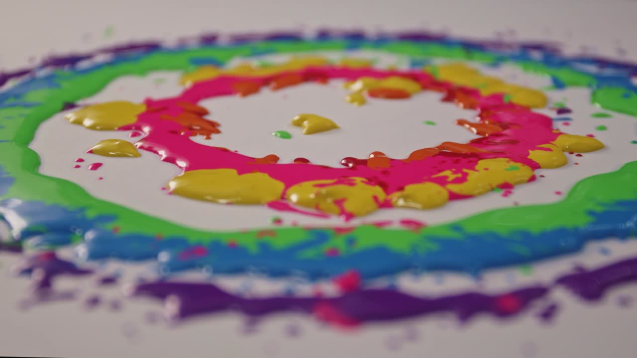 The yellow color gradually dropped onto the ground.