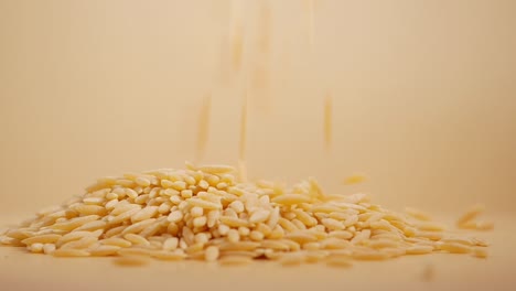 pasta de orzo seco