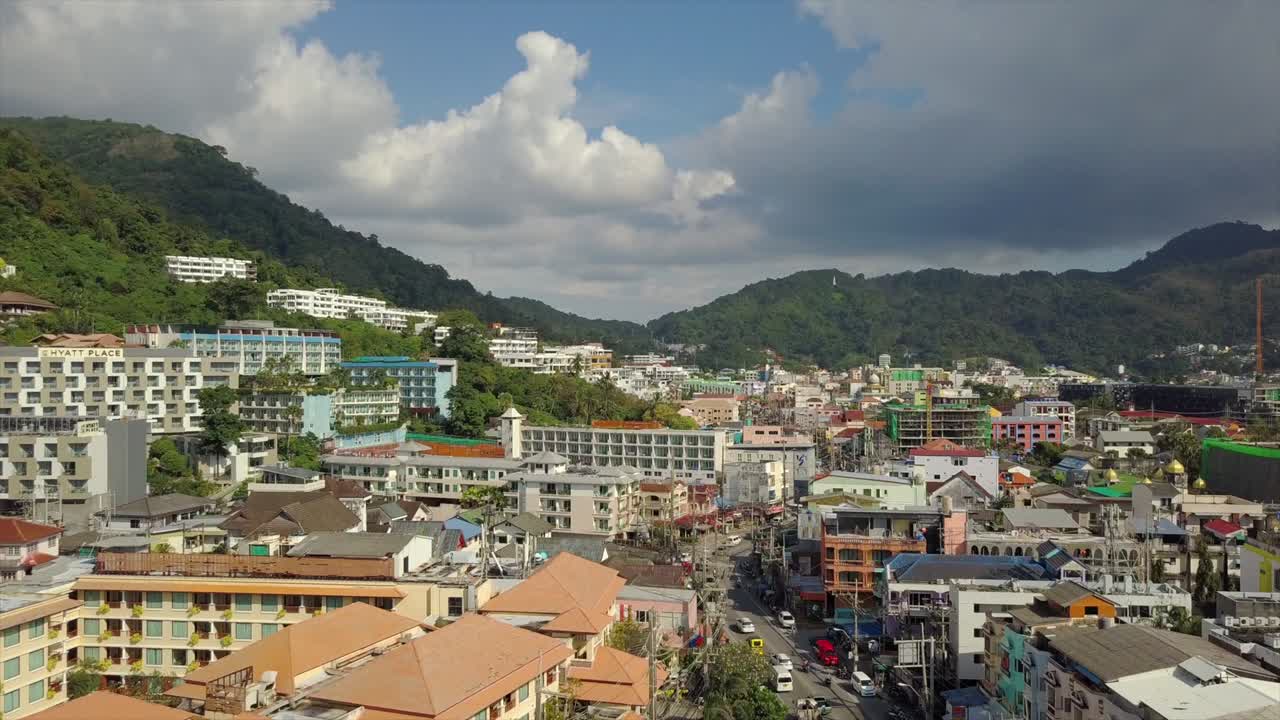 푸켓 섬, 파 시내 교통, 거리, 공중 파노라마, 4k