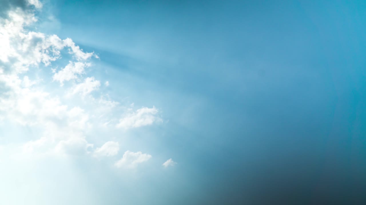 Beautiful time lapse of blue sky clouds