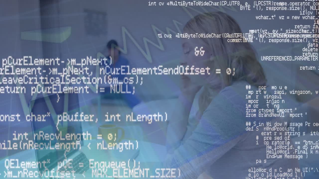 스마트 폰으로 이야기하는 백인 사업가 여성에 대한 데이터 처리 애니메이션