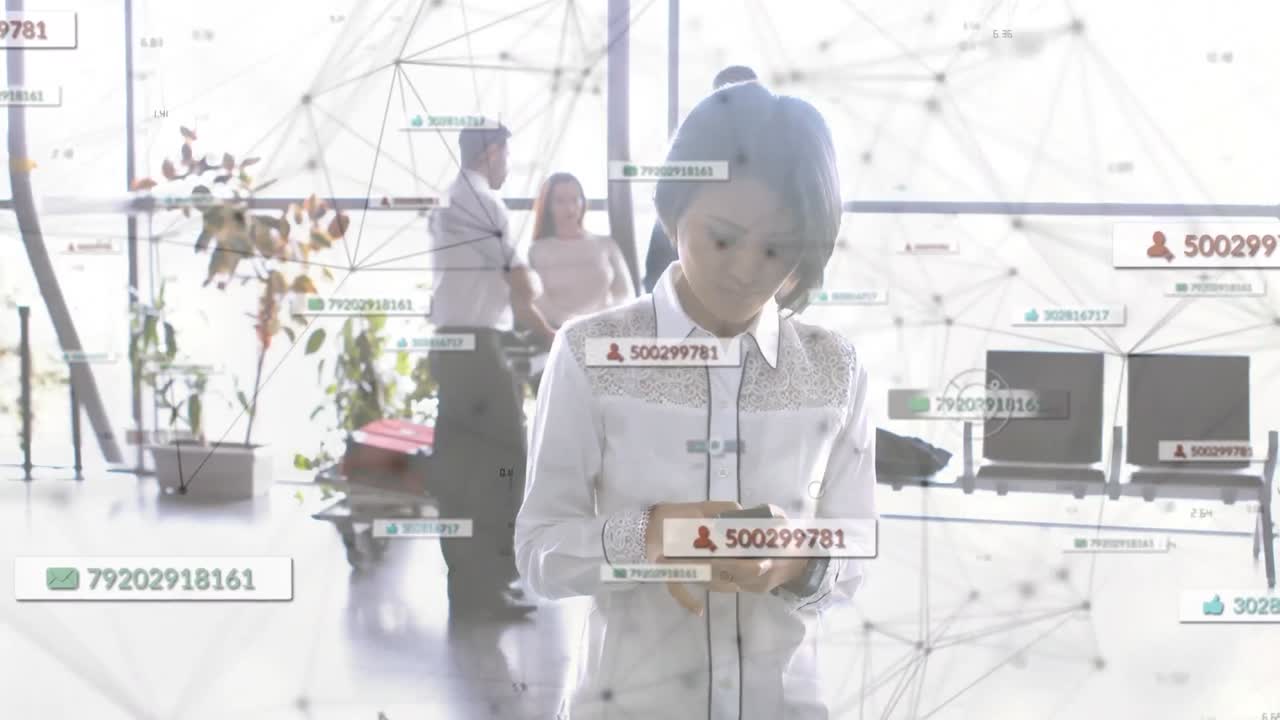 사무실에서 스마트폰을 사용하는 아시아 여성에 대한 연결 네트워크