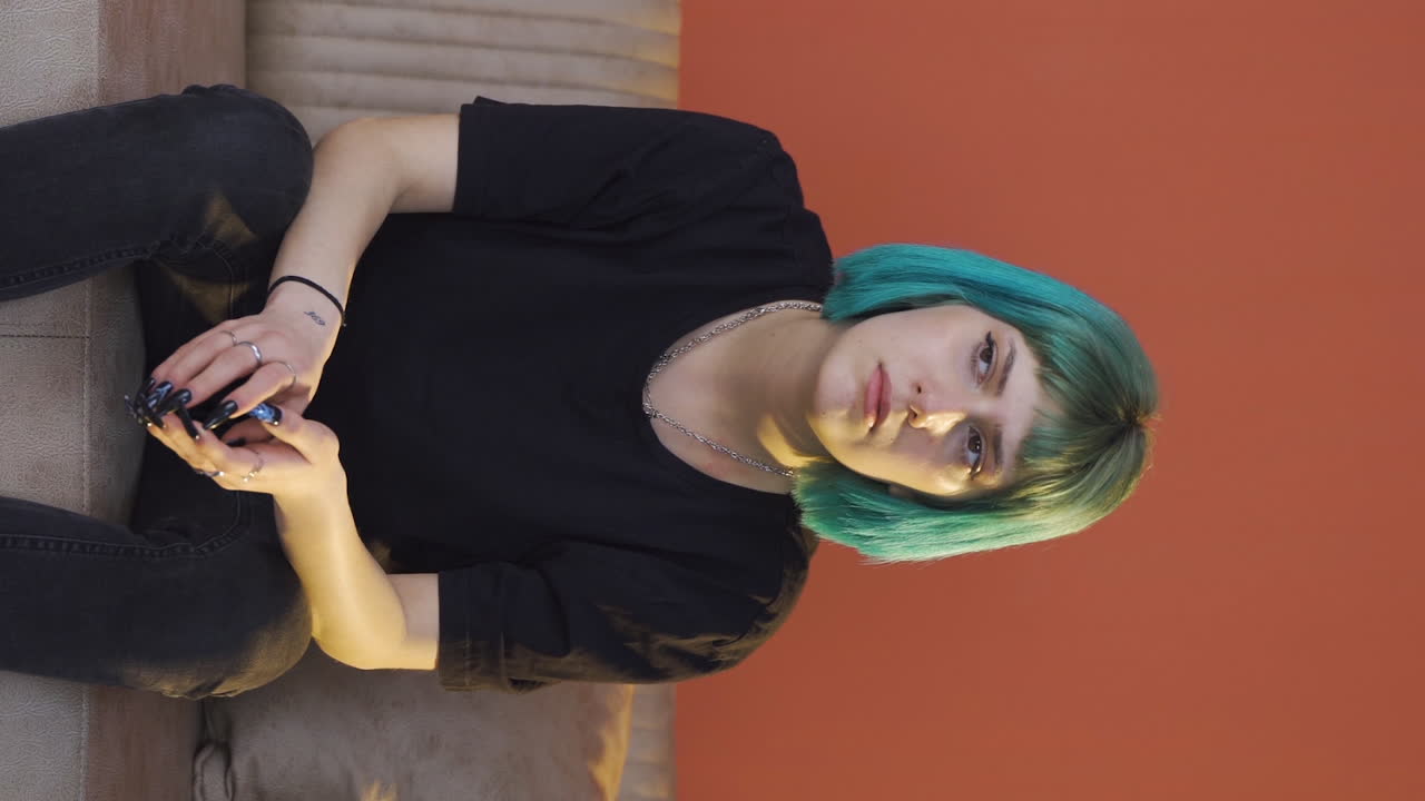 Vertical video of Burnout syndrome.