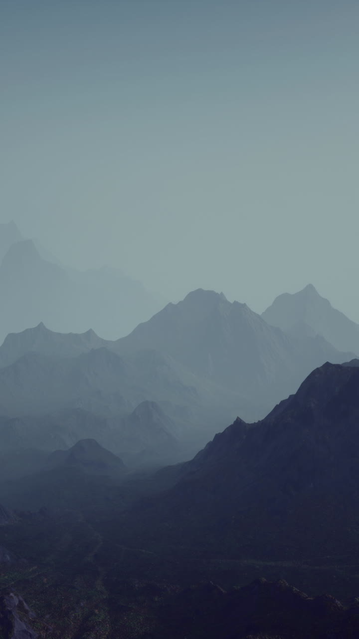 안개가 가득한 산들