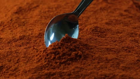 A-teaspoon-scoops-out-some-paprika