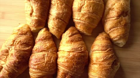 croissants en video 4k como el fondo 04