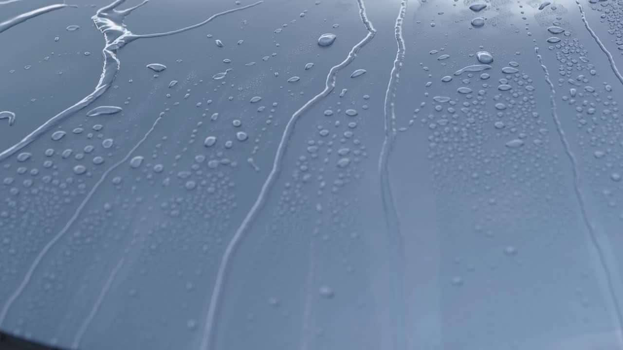 차에서 떨어지는 물방울
