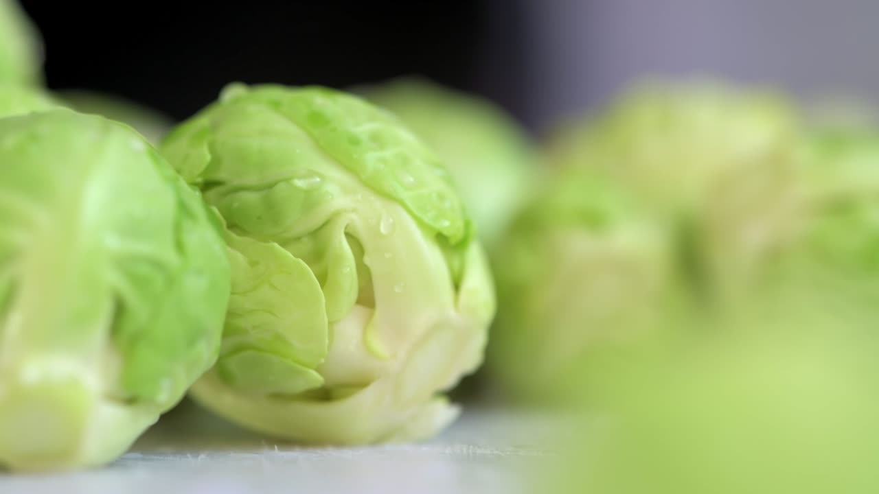 브셀 이를 잘라내는 보드에 부어 넣는 것