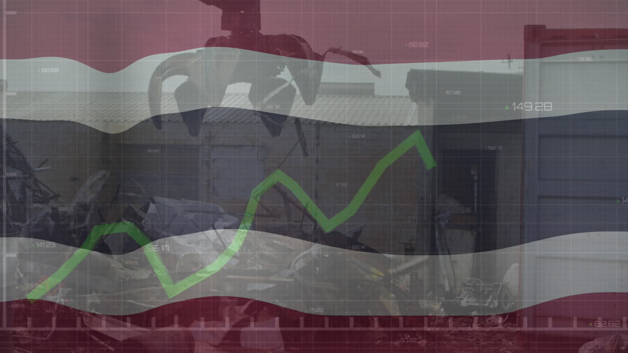 animación de la bandera de tailandia sobre el procesamiento de datos y el vertedero de basura