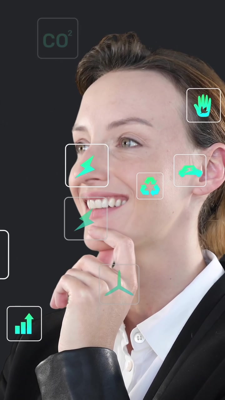 Animazione di icone digitali multiple su pensierosa donna d'affari caucasica su sfondo grigio
