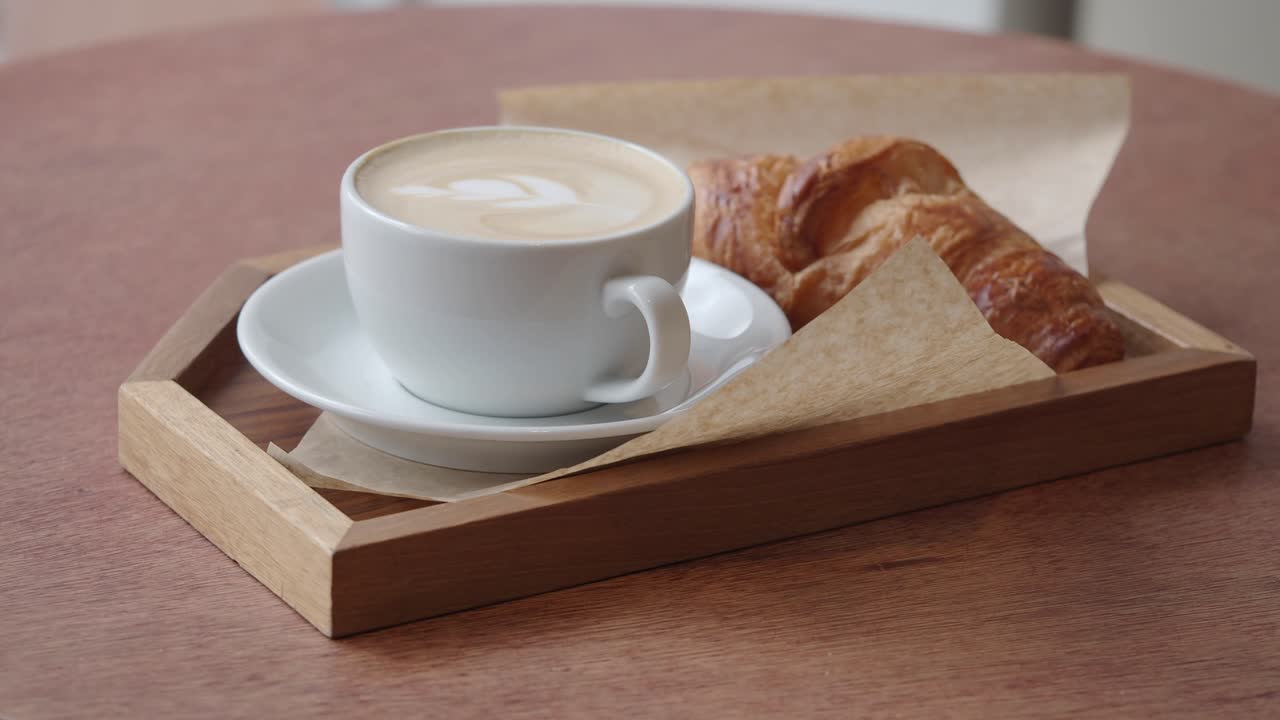 café y croissant