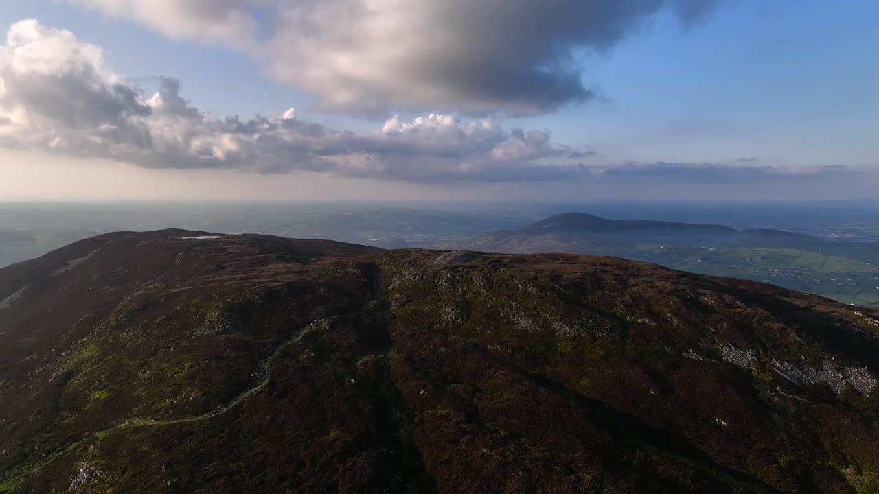 slieve gullion, condado de armagh, irlanda del norte, mayo de 2023