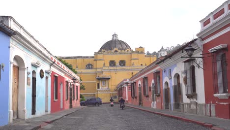 Antigua-Guatemala-Straße-Am-Frühen-Morgen