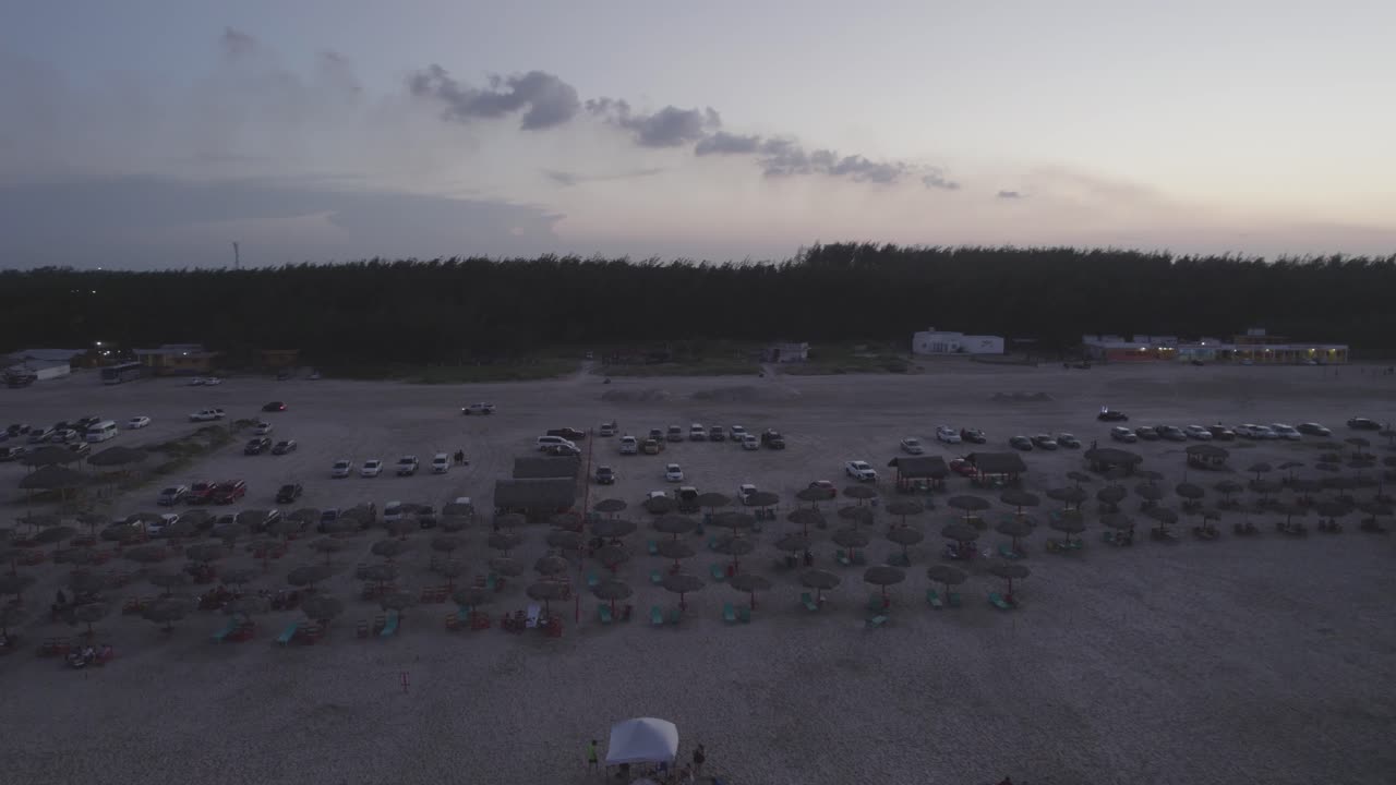 차량으로 해변에서 궤도를 비행하다