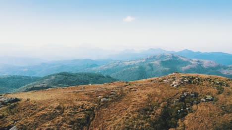 Luftaufnahme-Des-Berggipfels-Araçatuba,-Parana,-Brasilien