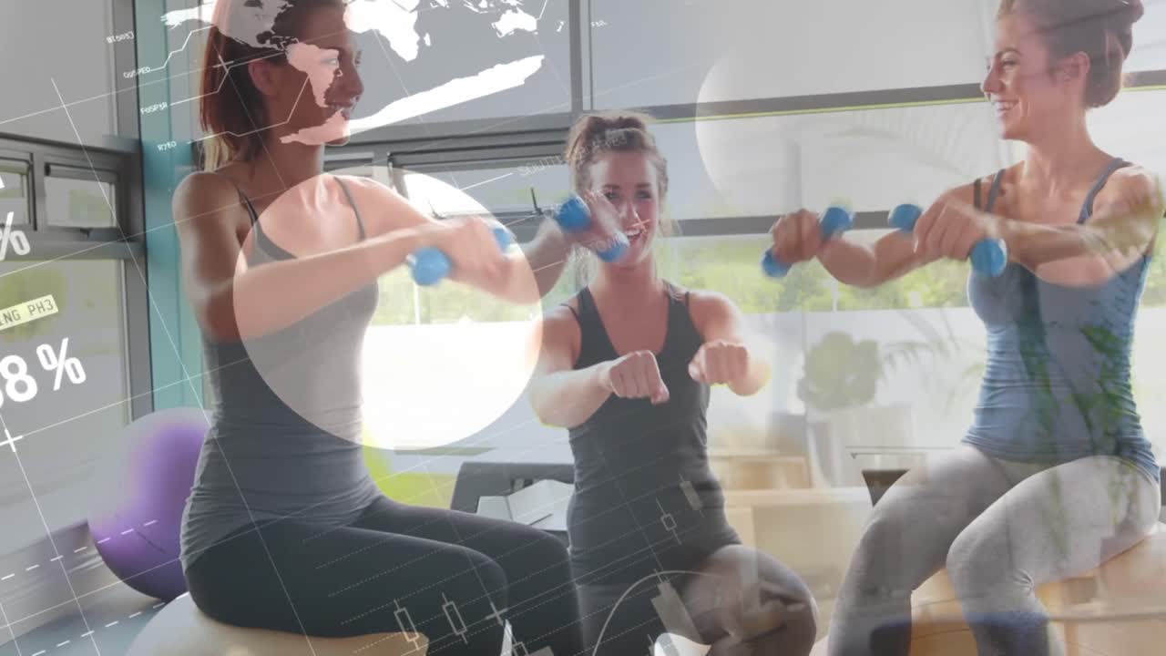 인포그래픽 인터페이스의 애니메이션, 백인 트레이너가 균형 공에 덤벨을 가진 여성을 안내합니다.