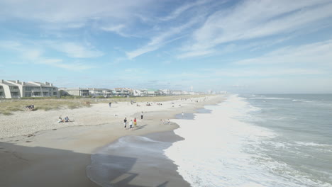 Establecimiento-Toma-Aérea-Soleado-Playa-De-Wrightsville-Carolina-Del-Norte