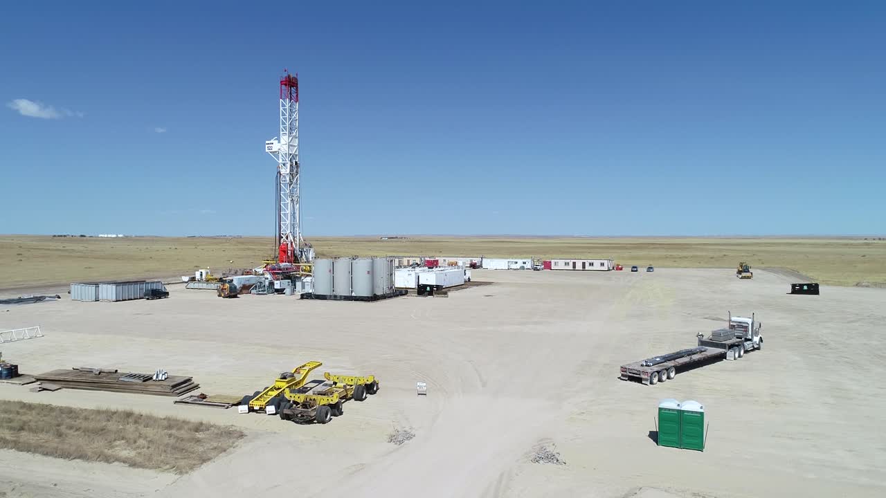 왼쪽 플로팅 팬이 있는 대형 리그 반궤도