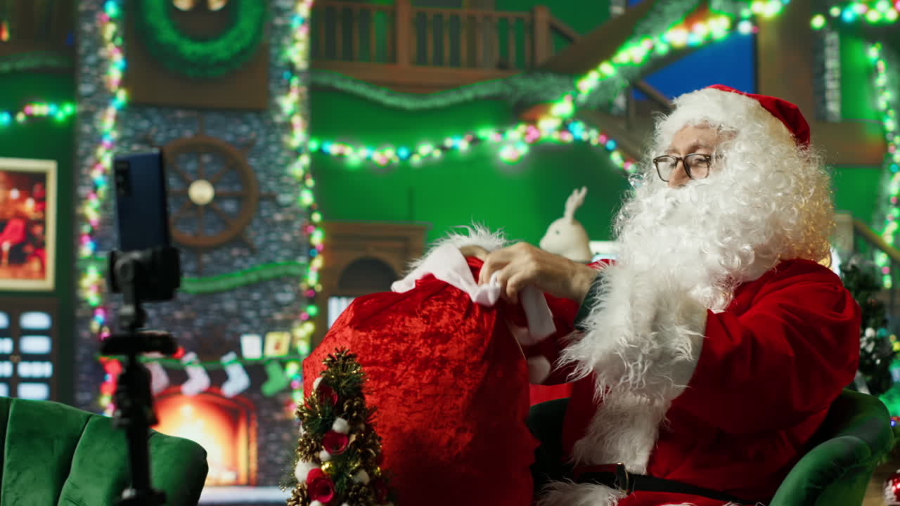 산타클로스 라이브 스트리밍 크리스마스 선물 개방