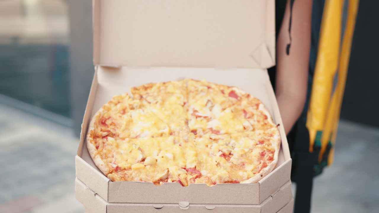 상자에 담긴 피자