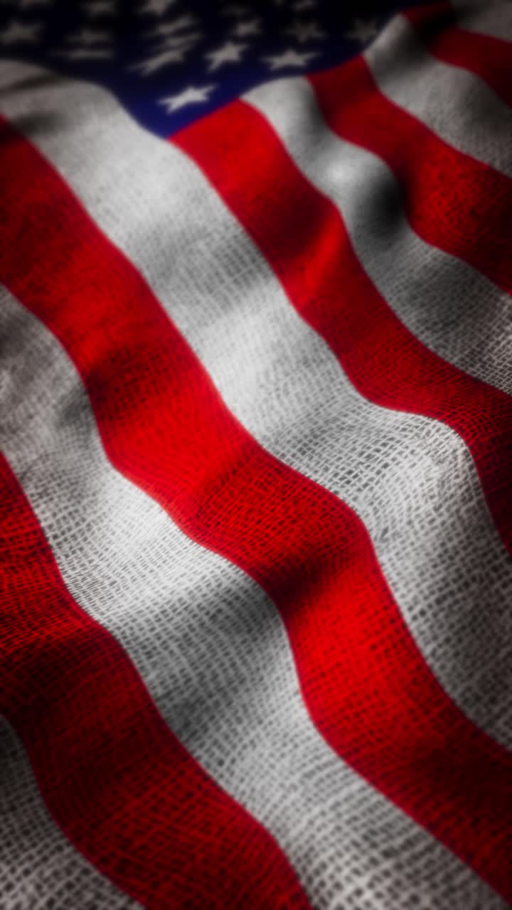 Problemfri lodret loop-animation af det amerikanske flag, der vajer. Perfekt til patriotisk indhold på sociale medier, TikTok, Instagram Reels og mobilbaggrunde til nationale helligdage.
