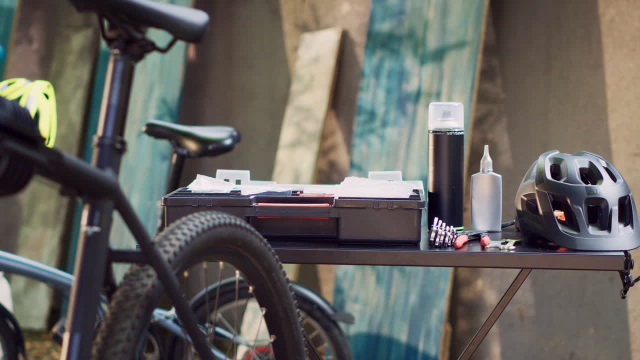 экспертные инструменты готовы к обслуживанию велосипеда