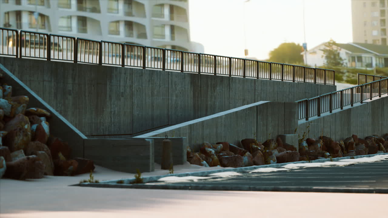 estacionamiento cerca de la playa de arena