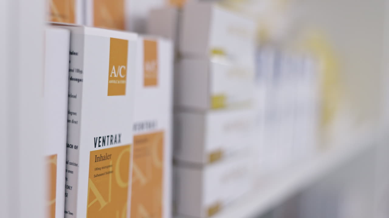 의료서비스의 약국, 의약품 및 상자 선반