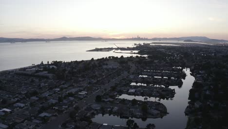 Avanzar-Hacia-La-Ciudad-De-San-Francisco-Sobre-Un-Gran-Desarrollo-Urbano