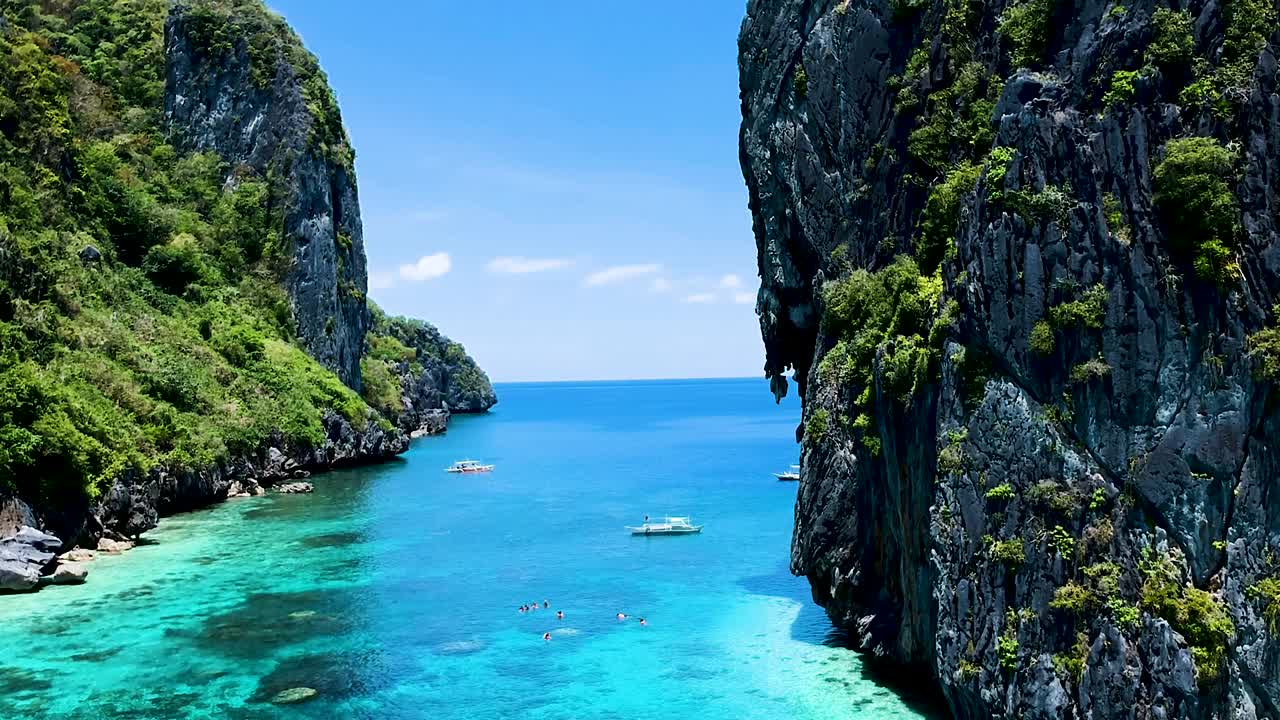 Ripresa aerea che rivela Shimizu e l'isola di Inatula